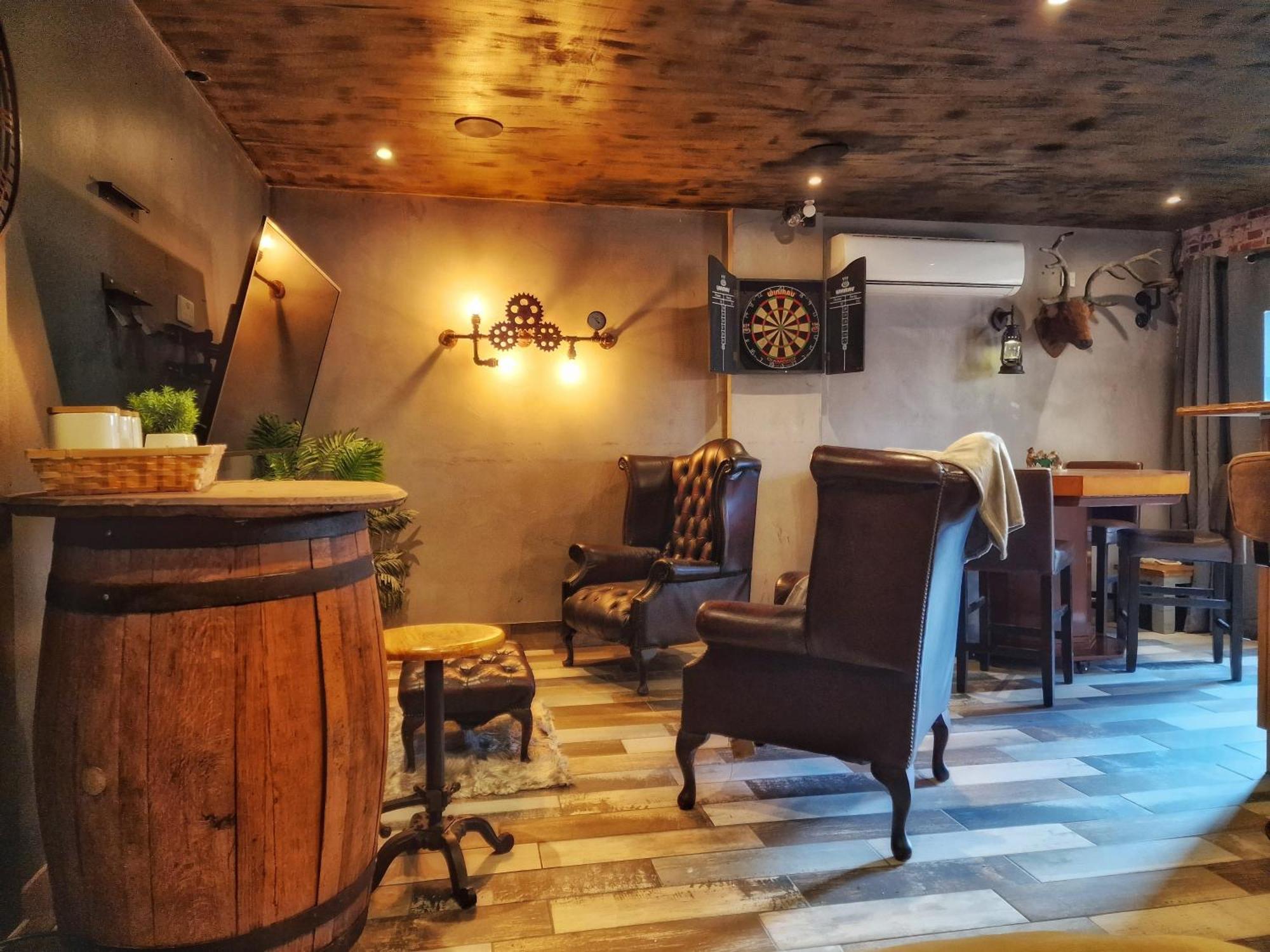 The Pub - Unique & Authentic Experience - Free Parking!, 5 Minutes From Airbus And The Mall Cribbs Bristol Eksteriør bilde