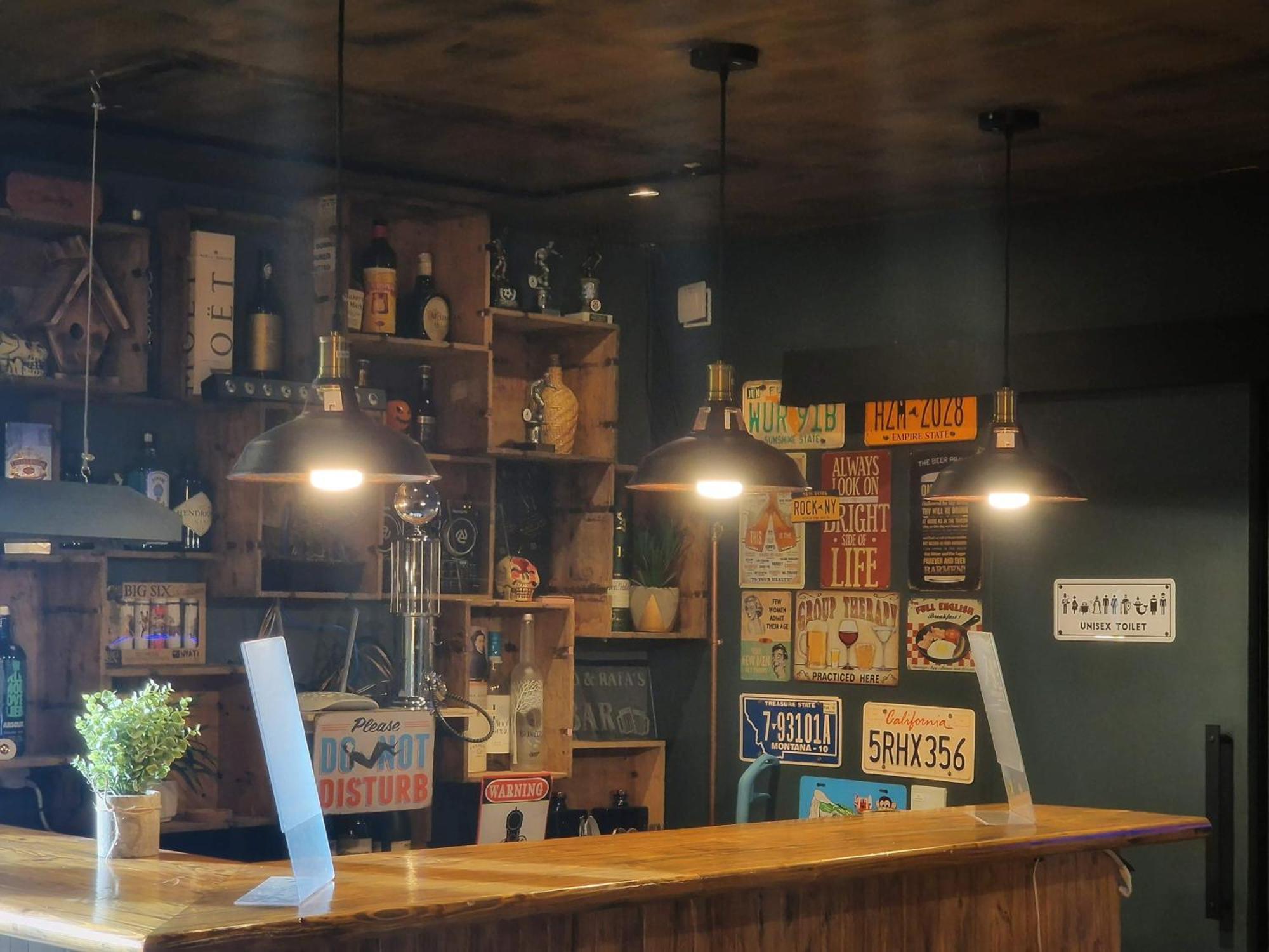 The Pub - Unique & Authentic Experience - Free Parking!, 5 Minutes From Airbus And The Mall Cribbs Bristol Eksteriør bilde